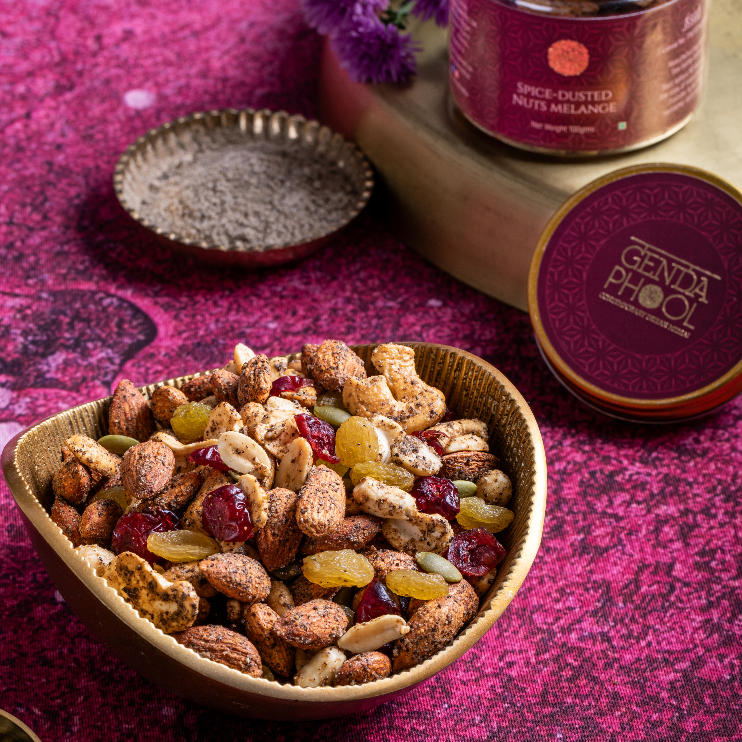 Spice-Dusted Nuts Melange