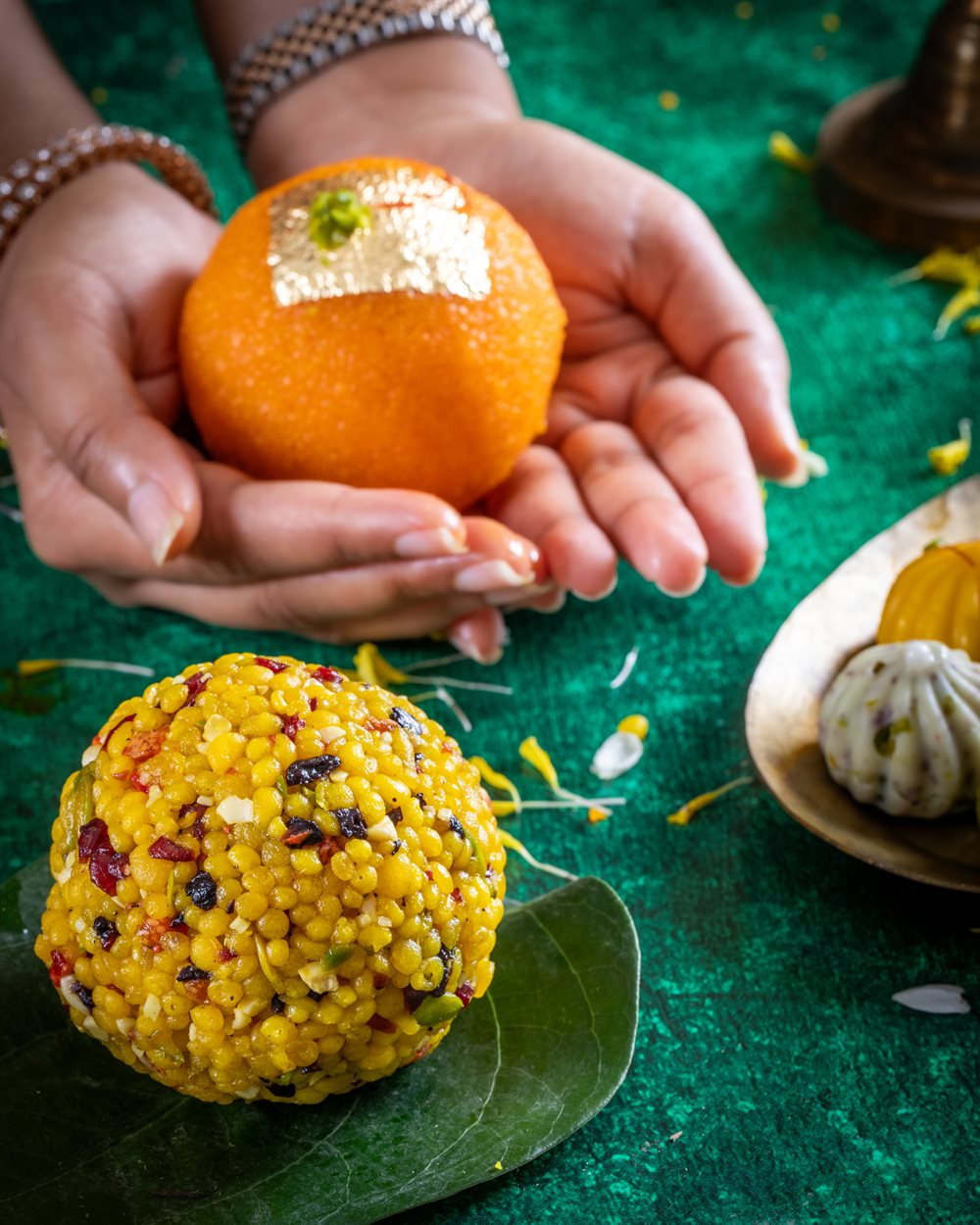 Dual Laddu: Majestic Motichoor Laddu and Berry Jodhpuri Royal