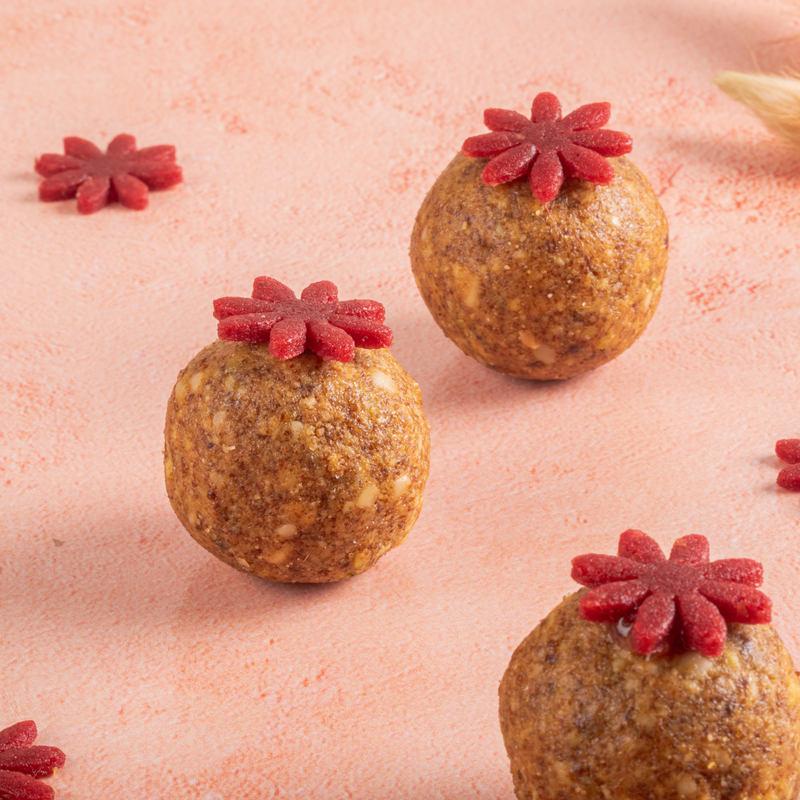 Genda Phool Jaggery Besan Laddu made with jaggery powder