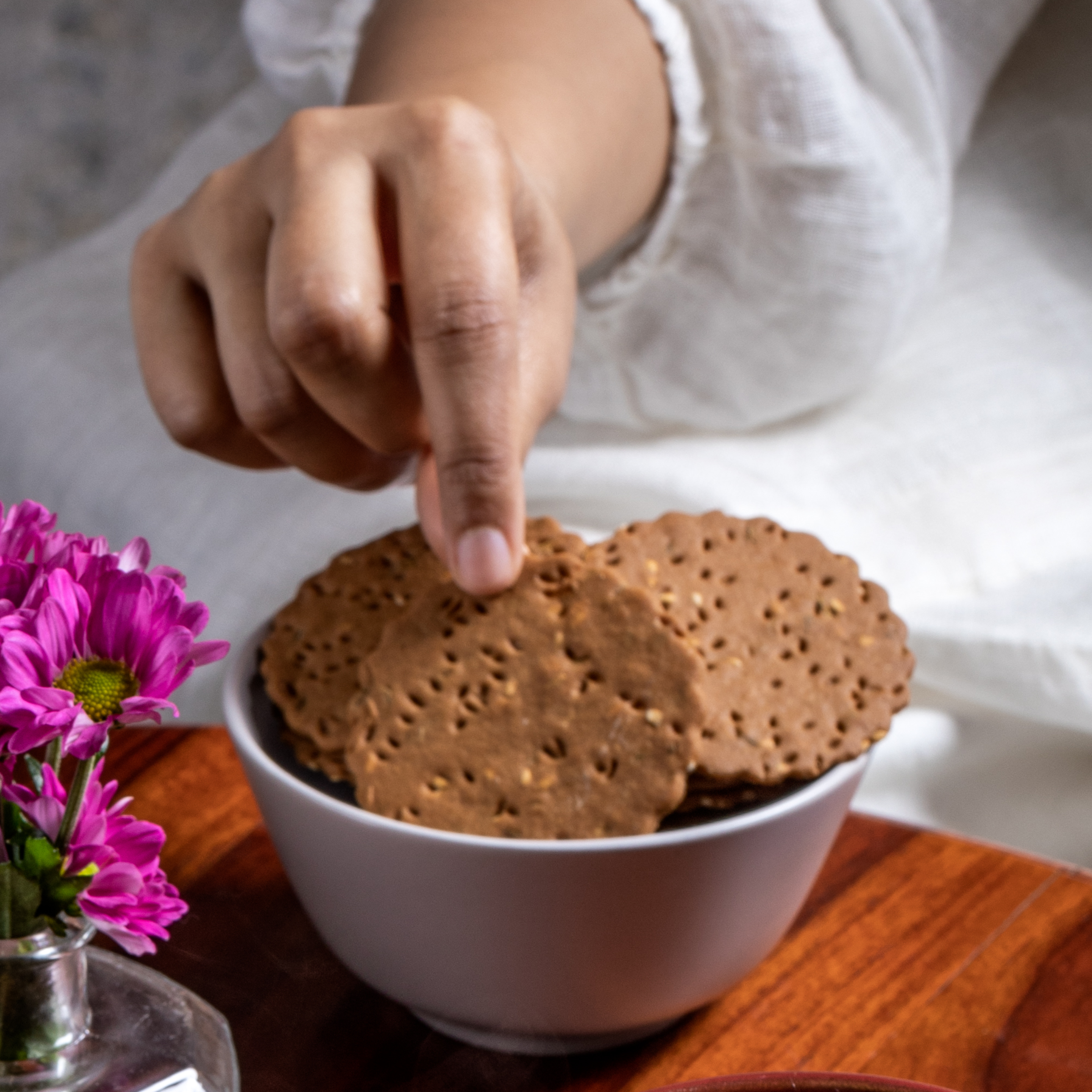 Baked Nolen Gur Matthi